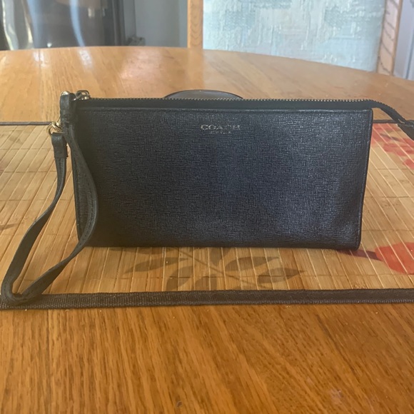 Coach Handbags - Coach Wristlet